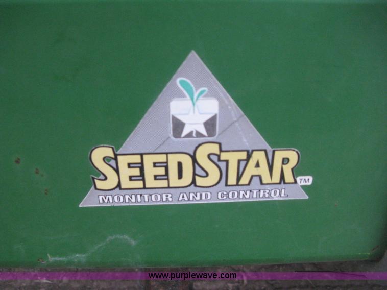 image for item H4297 2003 John Deere 1720 Integral Stack-Fold planter