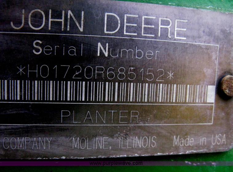 image for item H4297 2003 John Deere 1720 Integral Stack-Fold planter