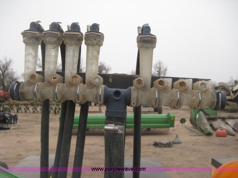 image for item H4297 2003 John Deere 1720 Integral Stack-Fold planter