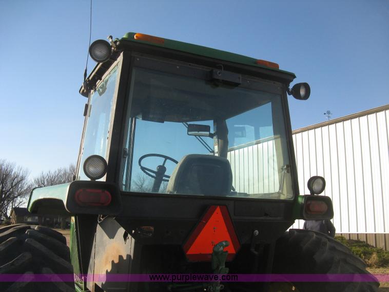 image for item H4341 1990 John Deere 4255 tractor