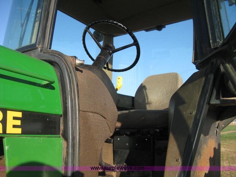 image for item H4341 1990 John Deere 4255 tractor