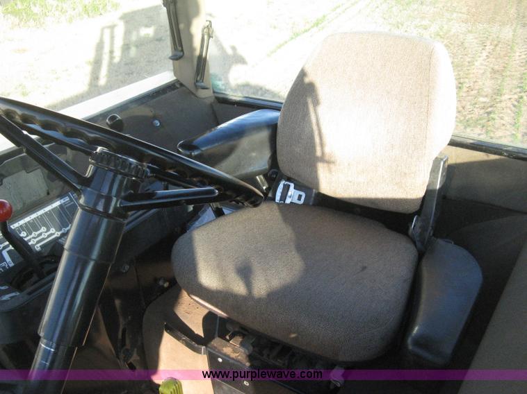 image for item H4341 1990 John Deere 4255 tractor