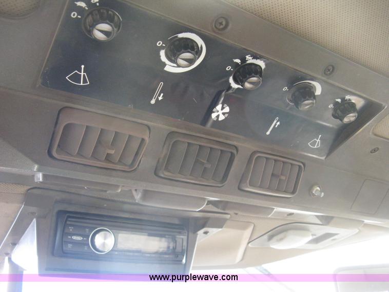 image for item H4341 1990 John Deere 4255 tractor