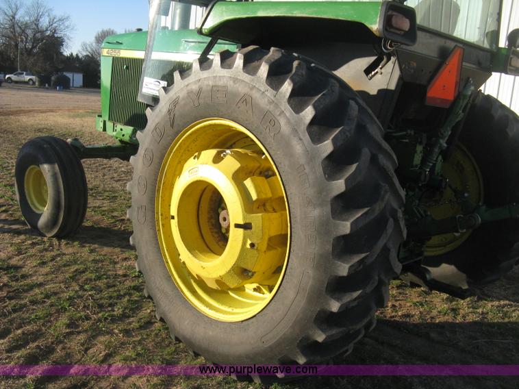 image for item H4341 1990 John Deere 4255 tractor