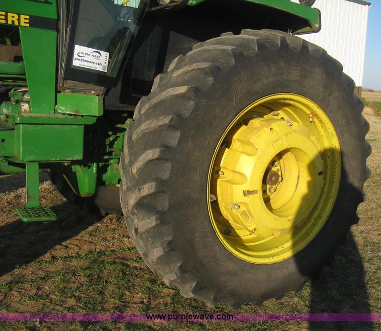 image for item H4341 1990 John Deere 4255 tractor