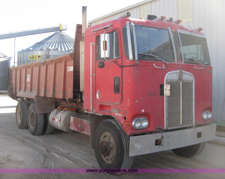 image for item H4369 1978 Kenworth K100E spreader truck