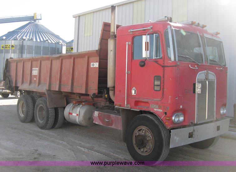 image for item H4369 1978 Kenworth K100E spreader truck