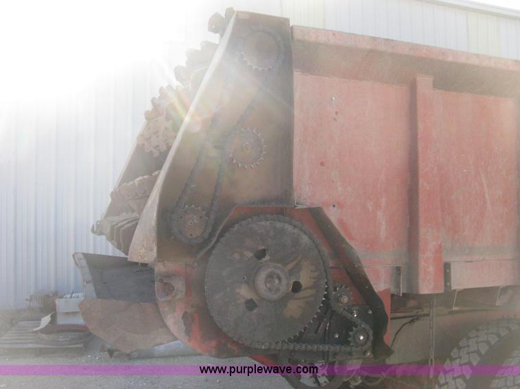 image for item H4369 1978 Kenworth K100E spreader truck