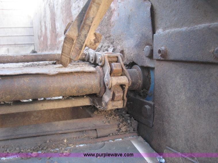 image for item H4369 1978 Kenworth K100E spreader truck