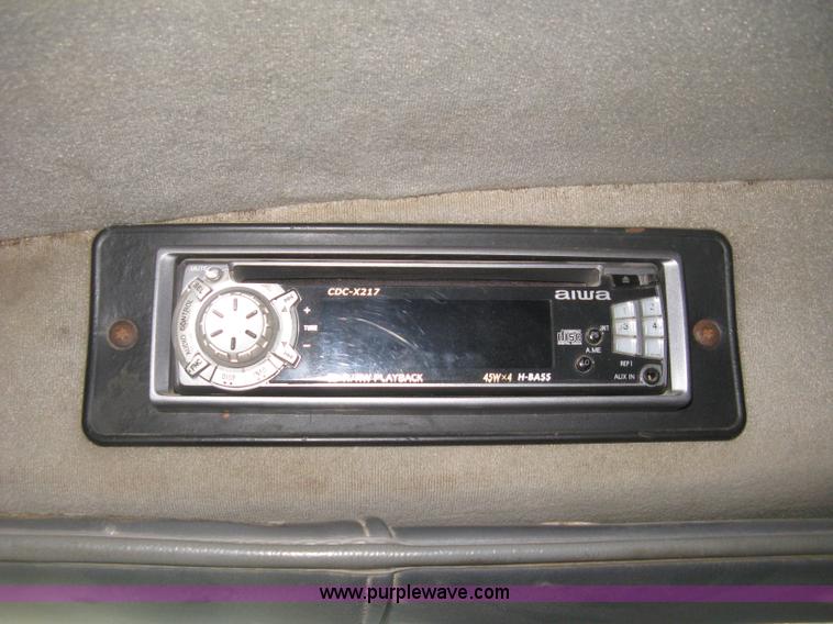 image for item H4376 1993 Mack CH613 Elite semi truck