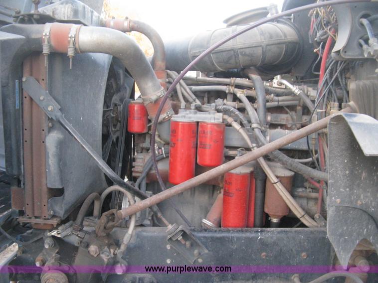 image for item H4376 1993 Mack CH613 Elite semi truck