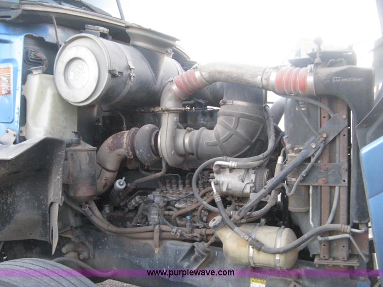 image for item H4376 1993 Mack CH613 Elite semi truck