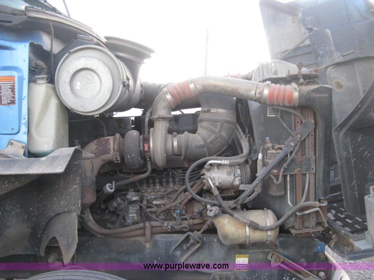 image for item H4376 1993 Mack CH613 Elite semi truck