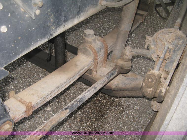 image for item H4376 1993 Mack CH613 Elite semi truck