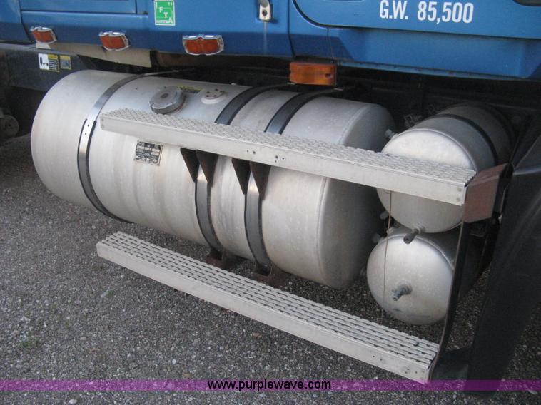 image for item H4376 1993 Mack CH613 Elite semi truck