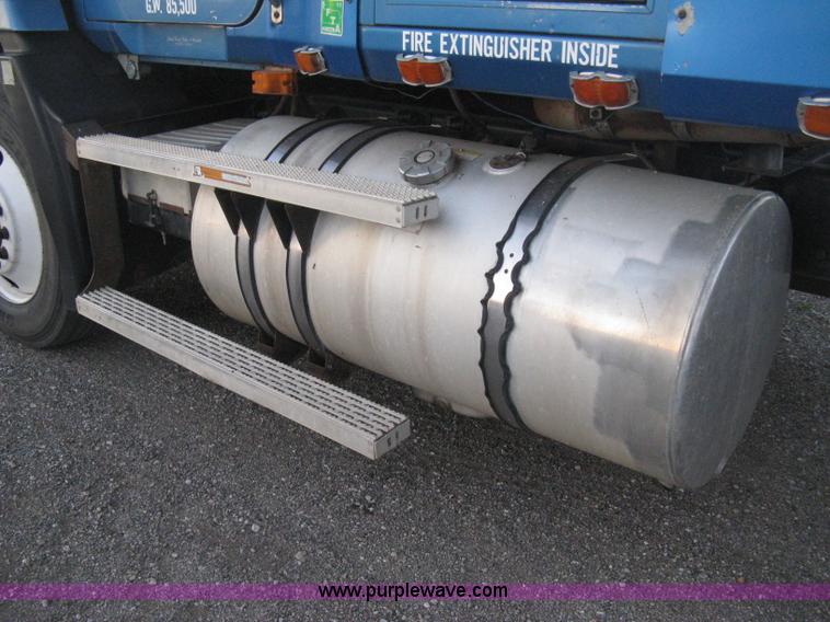 image for item H4376 1993 Mack CH613 Elite semi truck