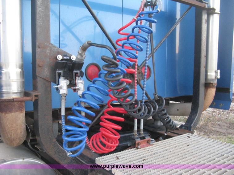 image for item H4376 1993 Mack CH613 Elite semi truck