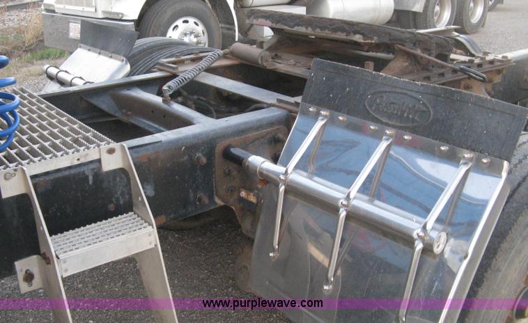 image for item H4376 1993 Mack CH613 Elite semi truck