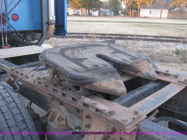 image for item H4376 1993 Mack CH613 Elite semi truck