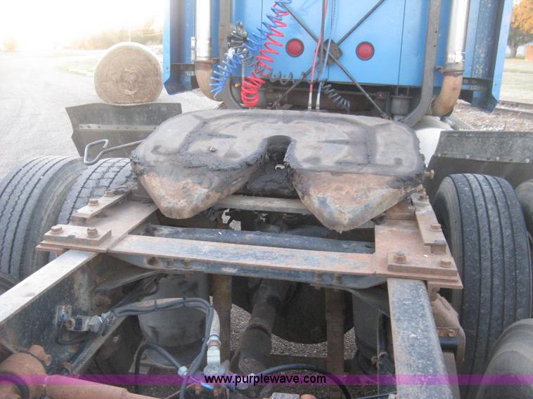 image for item H4376 1993 Mack CH613 Elite semi truck