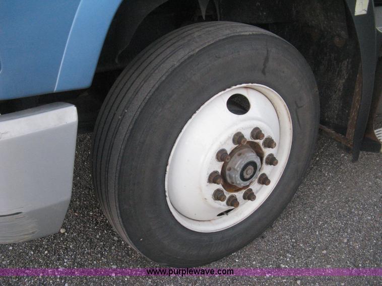 image for item H4376 1993 Mack CH613 Elite semi truck