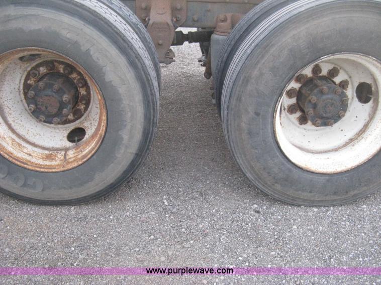 image for item H4376 1993 Mack CH613 Elite semi truck