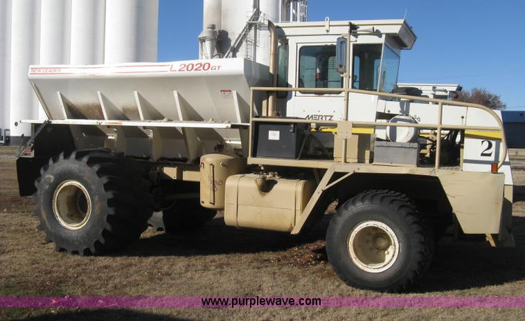 image for item H4378 1991 Mertz 4250 dry spreader truck