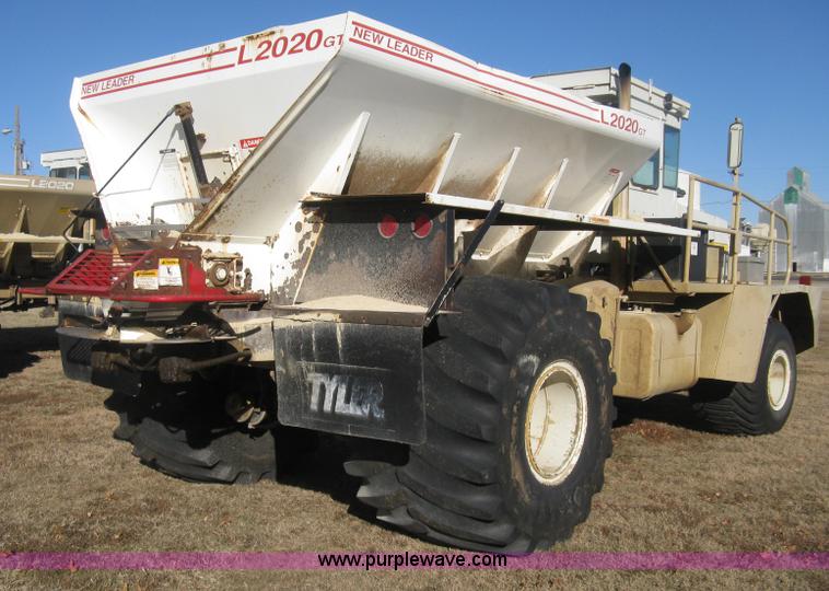 image for item H4378 1991 Mertz 4250 dry spreader truck