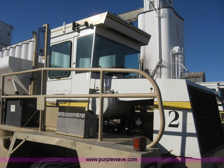 image for item H4378 1991 Mertz 4250 dry spreader truck