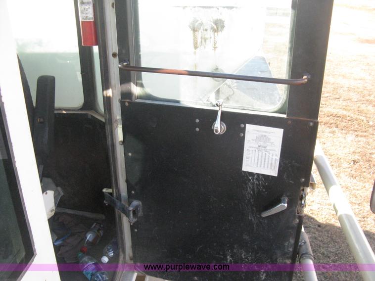 image for item H4378 1991 Mertz 4250 dry spreader truck