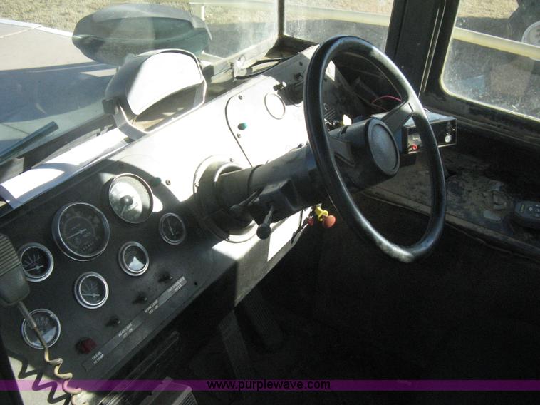 image for item H4378 1991 Mertz 4250 dry spreader truck