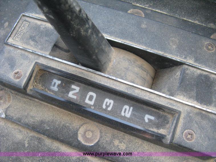 image for item H4378 1991 Mertz 4250 dry spreader truck