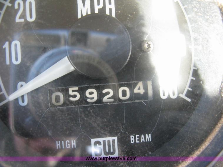 image for item H4378 1991 Mertz 4250 dry spreader truck