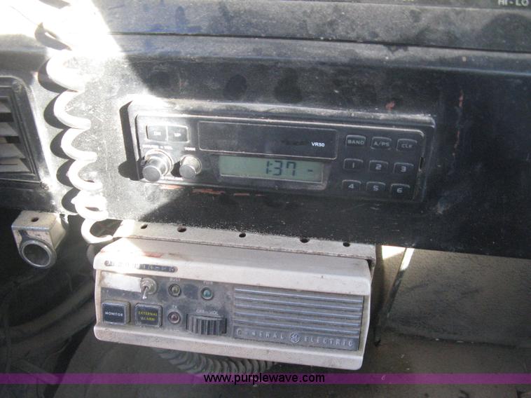 image for item H4378 1991 Mertz 4250 dry spreader truck