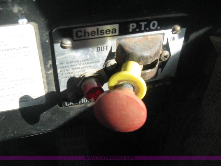 image for item H4378 1991 Mertz 4250 dry spreader truck