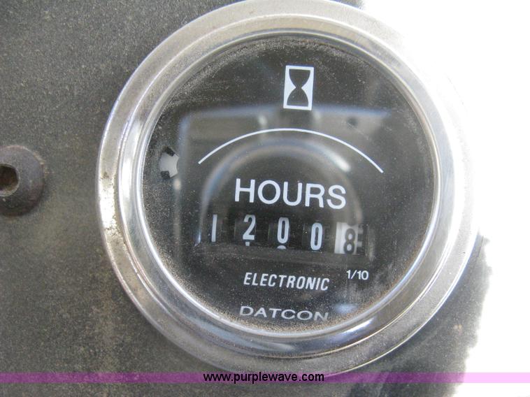 image for item H4378 1991 Mertz 4250 dry spreader truck