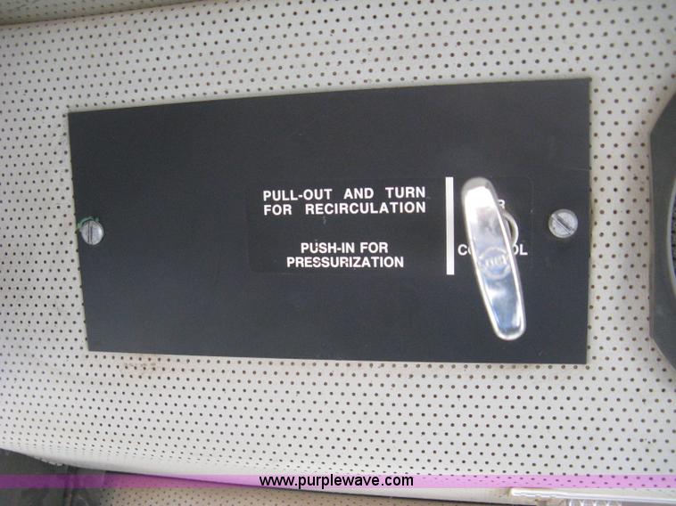 image for item H4378 1991 Mertz 4250 dry spreader truck