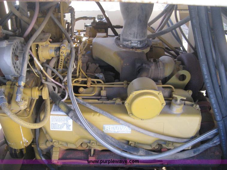 image for item H4378 1991 Mertz 4250 dry spreader truck