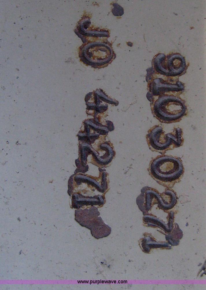 image for item H4378 1991 Mertz 4250 dry spreader truck