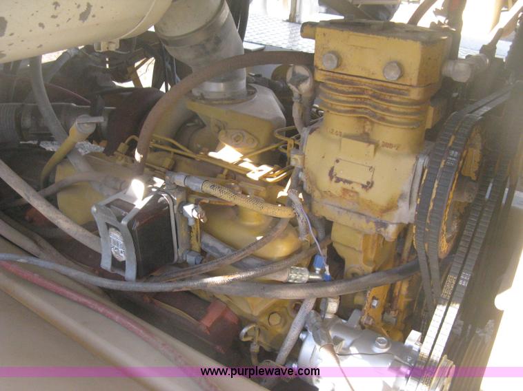 image for item H4378 1991 Mertz 4250 dry spreader truck