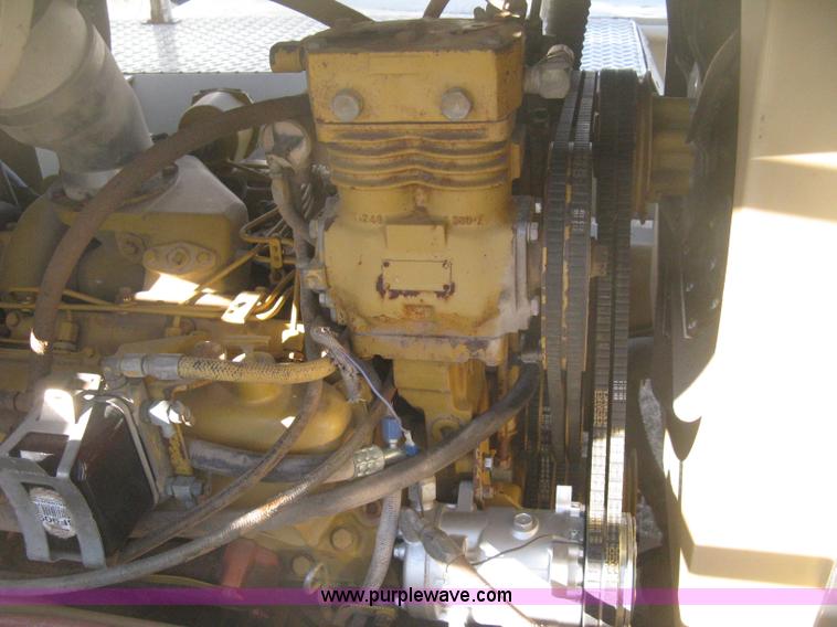 image for item H4378 1991 Mertz 4250 dry spreader truck