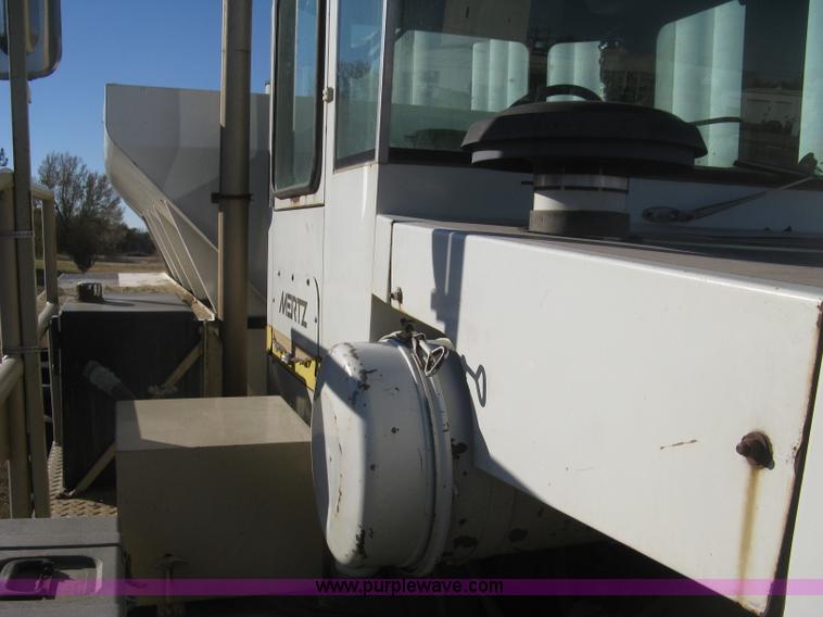 image for item H4378 1991 Mertz 4250 dry spreader truck