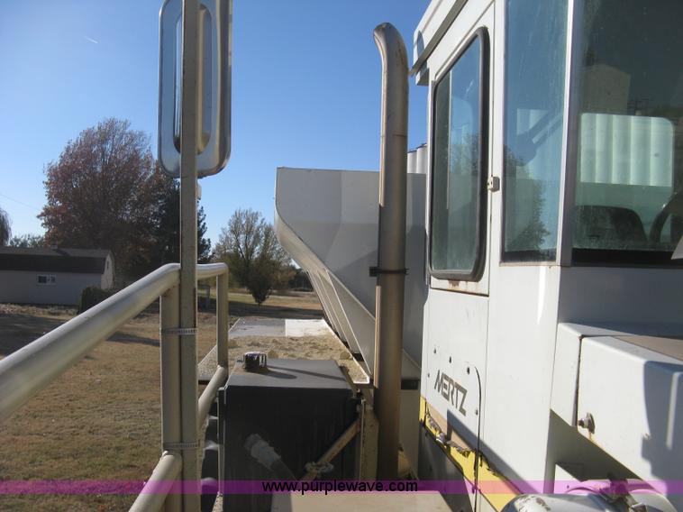 image for item H4378 1991 Mertz 4250 dry spreader truck