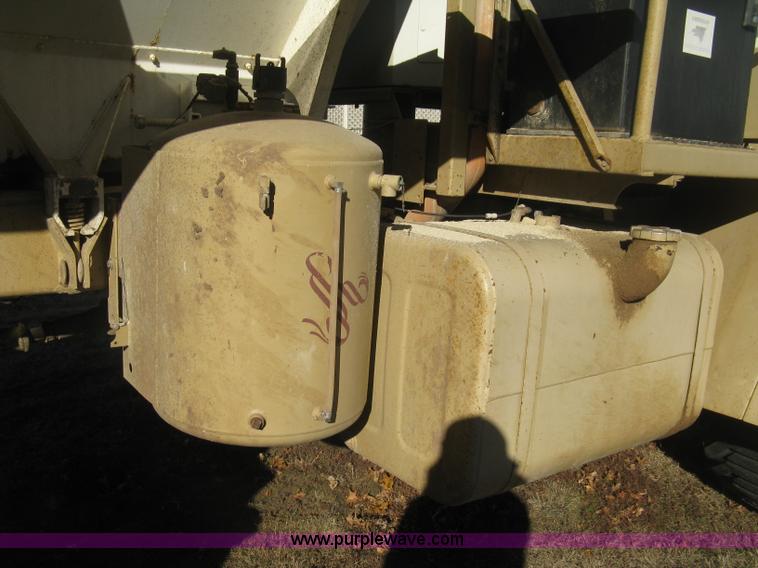 image for item H4378 1991 Mertz 4250 dry spreader truck