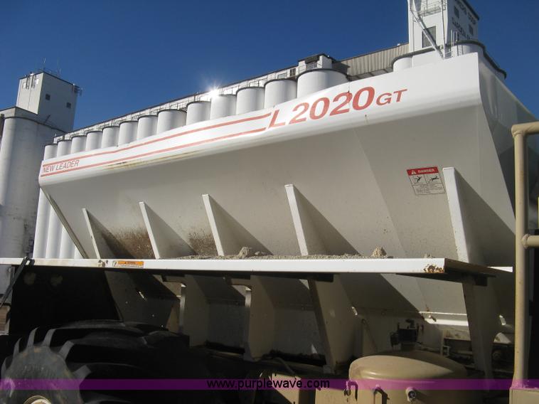 image for item H4378 1991 Mertz 4250 dry spreader truck