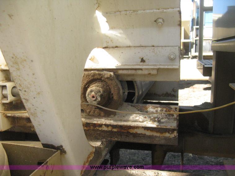 image for item H4378 1991 Mertz 4250 dry spreader truck