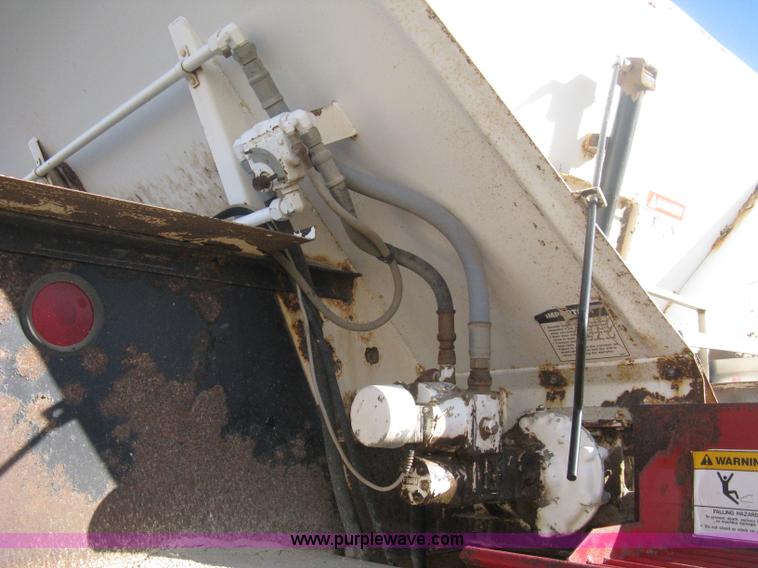 image for item H4378 1991 Mertz 4250 dry spreader truck