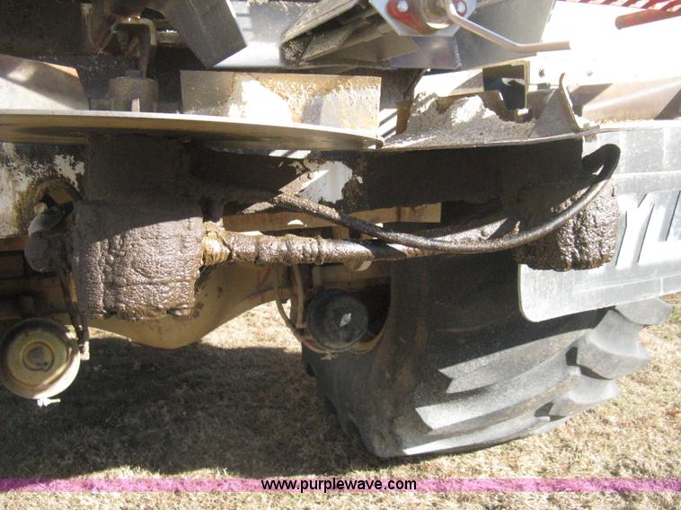 image for item H4378 1991 Mertz 4250 dry spreader truck