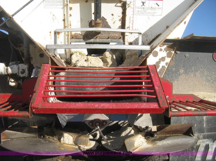 image for item H4378 1991 Mertz 4250 dry spreader truck