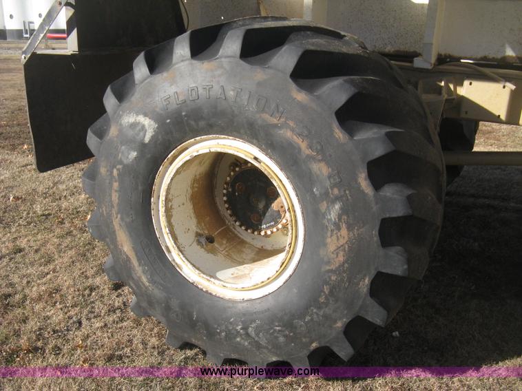 image for item H4378 1991 Mertz 4250 dry spreader truck